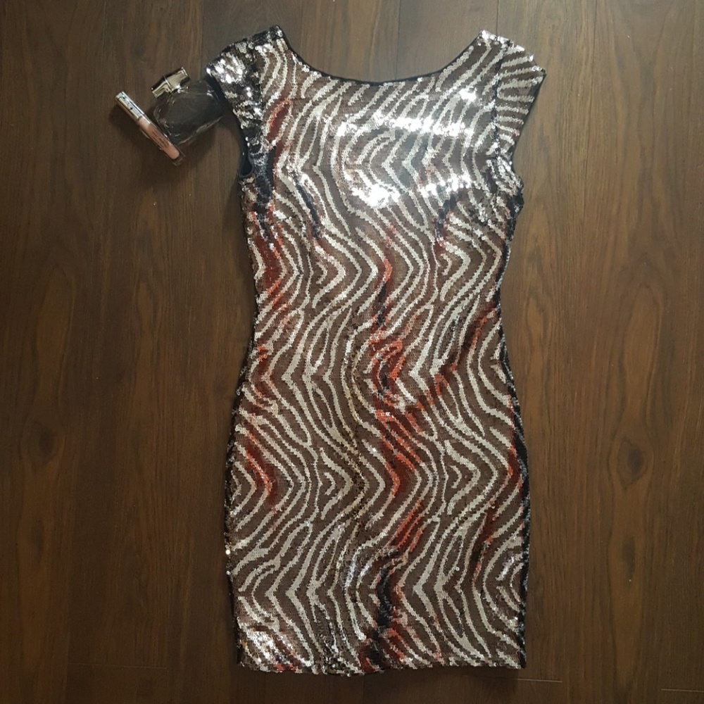 SEQUENCE dress- Guess